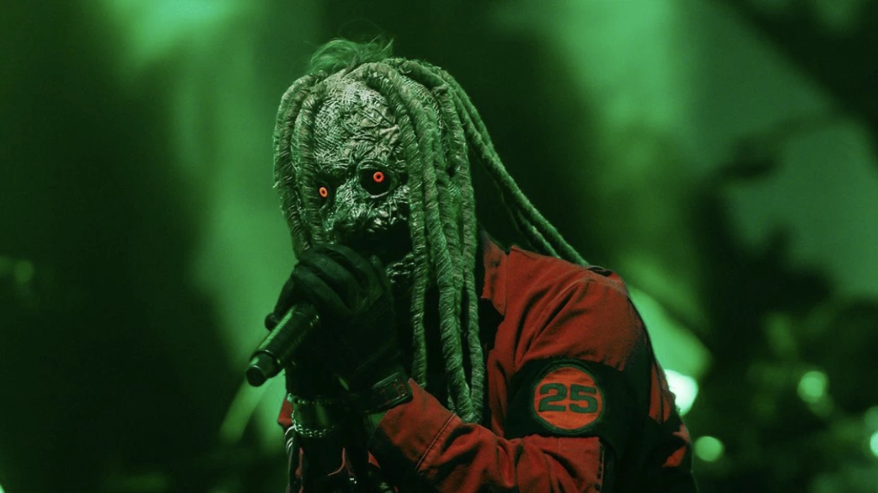 COREY TAYLOR revamps SLIPKNOT mask with glowing red eyes